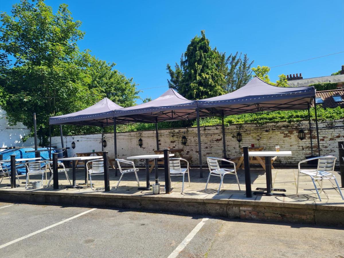 The Saddle Inn York Extérieur photo