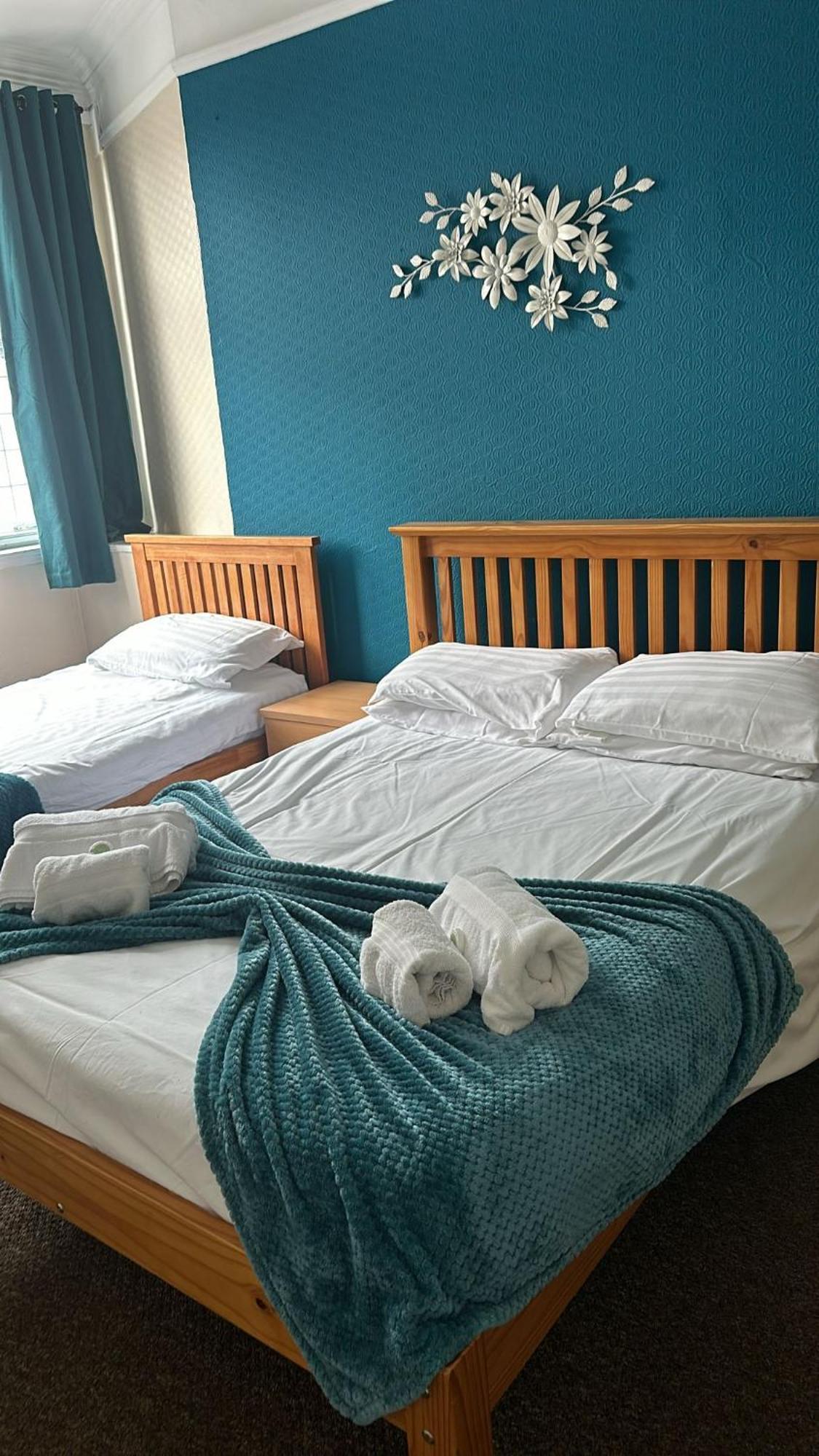 The Saddle Inn York Extérieur photo
